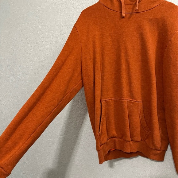 Price drop for spring! Helly Hansen Cotton Blend Cowl Neck Hoodie Size Large - Picture 2 of 6